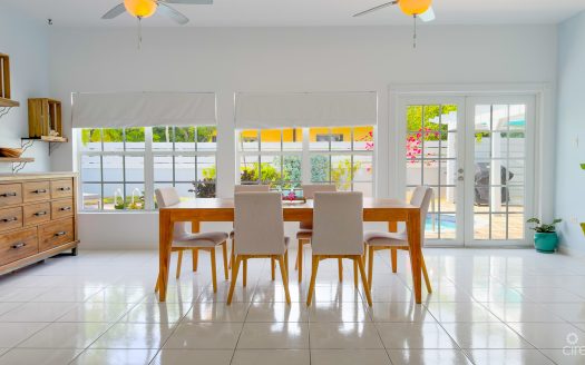 SNUG HARBOUR ANDREW DRIVE – 4 BEDROOM FAMILY HOME IN THE SEVEN MILE BEACH CORRIDOR