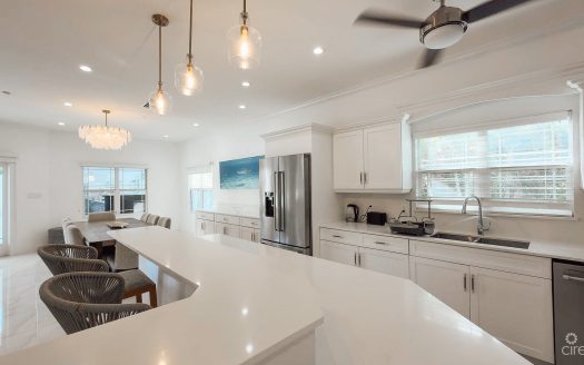 SHORECREST CIRCLE 4 BEDROOM FAMILY HOME