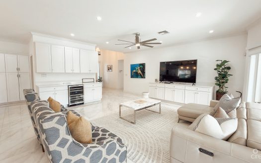 SHORECREST CIRCLE 4 BEDROOM FAMILY HOME