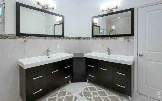 SHORECREST CIRCLE 4 BEDROOM FAMILY HOME