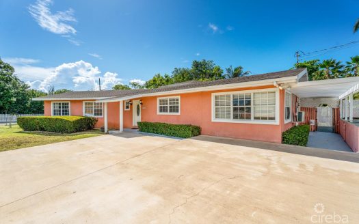 4 BEDROOM DOUBLE LOT HOME IN PROSPECT
