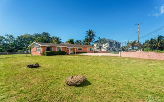 4 BEDROOM DOUBLE LOT HOME IN PROSPECT