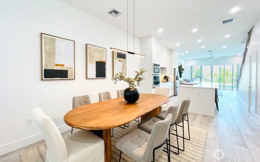 AURA 2 BED PLUS DEN, 2.5 BATH TOWNHOUSE