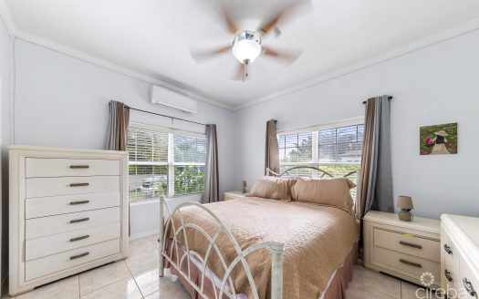 56 FAITH AVENUE – 3 BED / 2 BATH SINGLE FAMILY HOME
