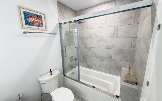 BAHIA #45 – SPACIOUS 3 BEDROOM CONDO