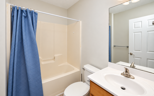 LAKESIDE VILLAS E-140