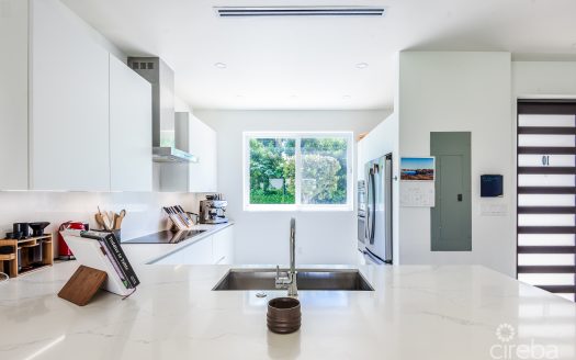 PLYMOUTH 3 BEDROOM CORNER TOWNHOUSE – 7 MILE BEACH CORRIDOR