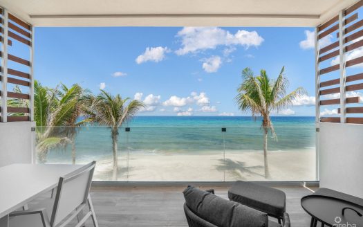 SILVER REEF RESIDENCES #4 – A BEACHFRONT GEM