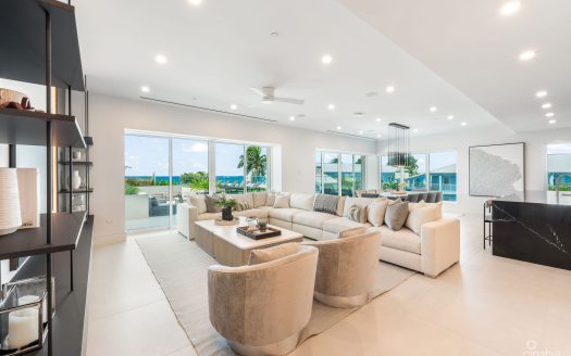 AQUA RESIDENCE 2 – LUXURY SEVEN MILE BEACH CONDO