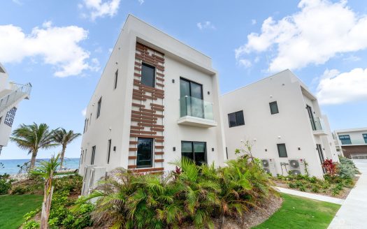 SILVER REEF RESIDENCES: STUNNING GROUND FLOOR 2-BEDROOM